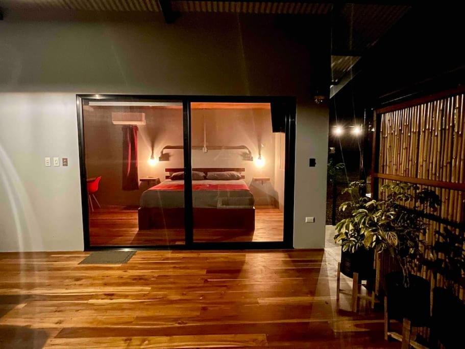 אוביטה Industrial Studio With Private Jacuzzi מראה חיצוני תמונה