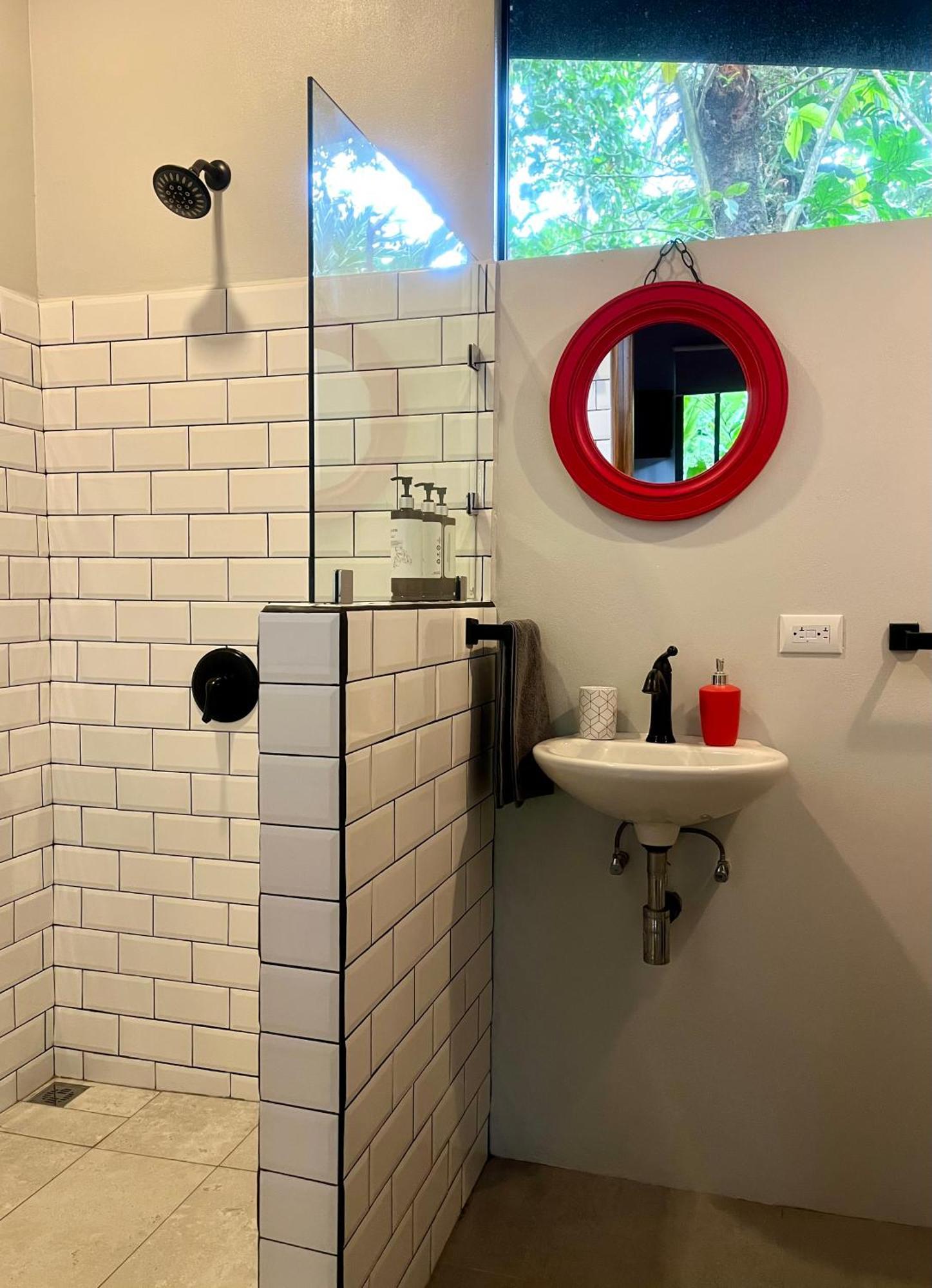אוביטה Industrial Studio With Private Jacuzzi מראה חיצוני תמונה