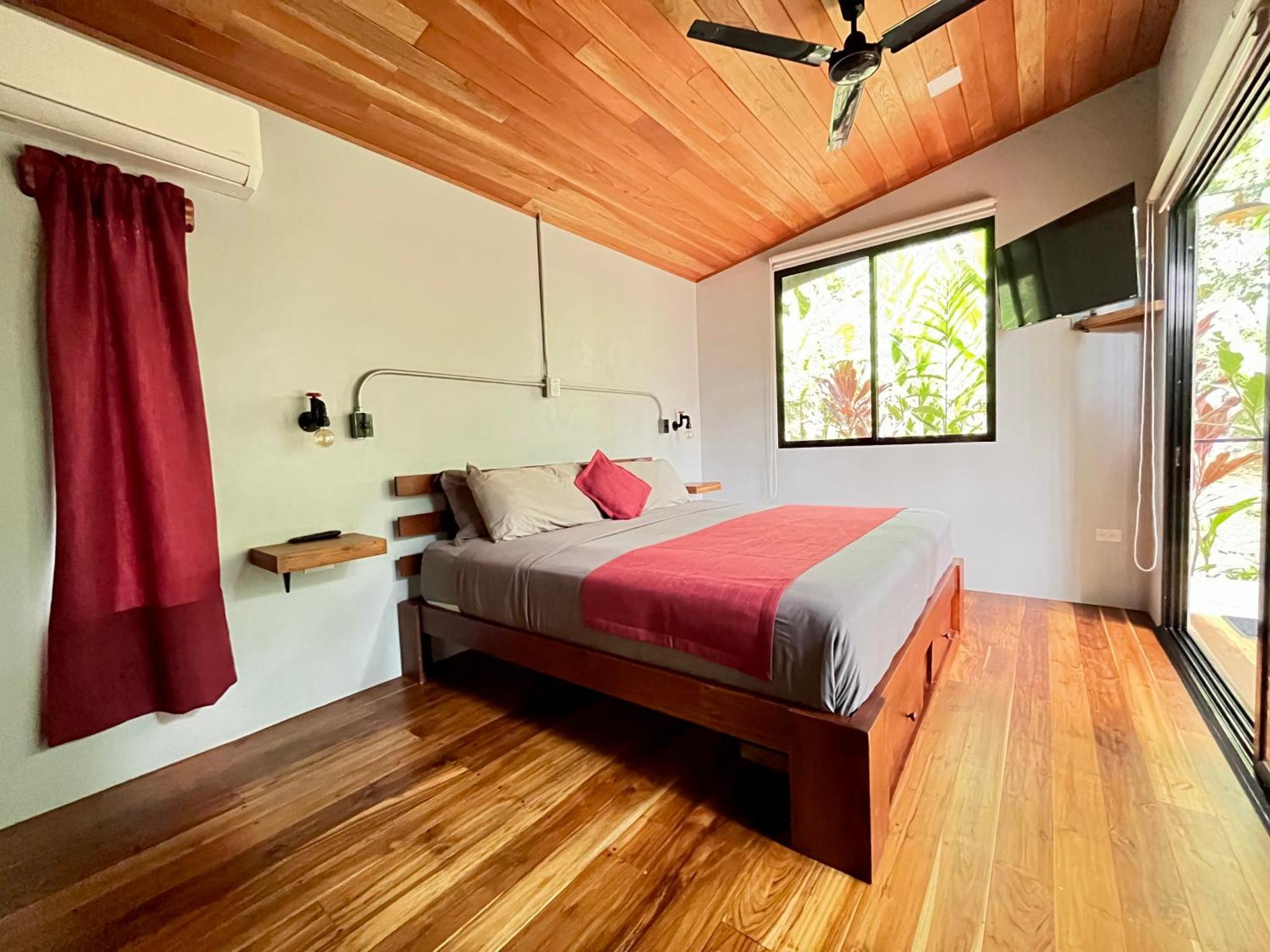 אוביטה Industrial Studio With Private Jacuzzi מראה חיצוני תמונה