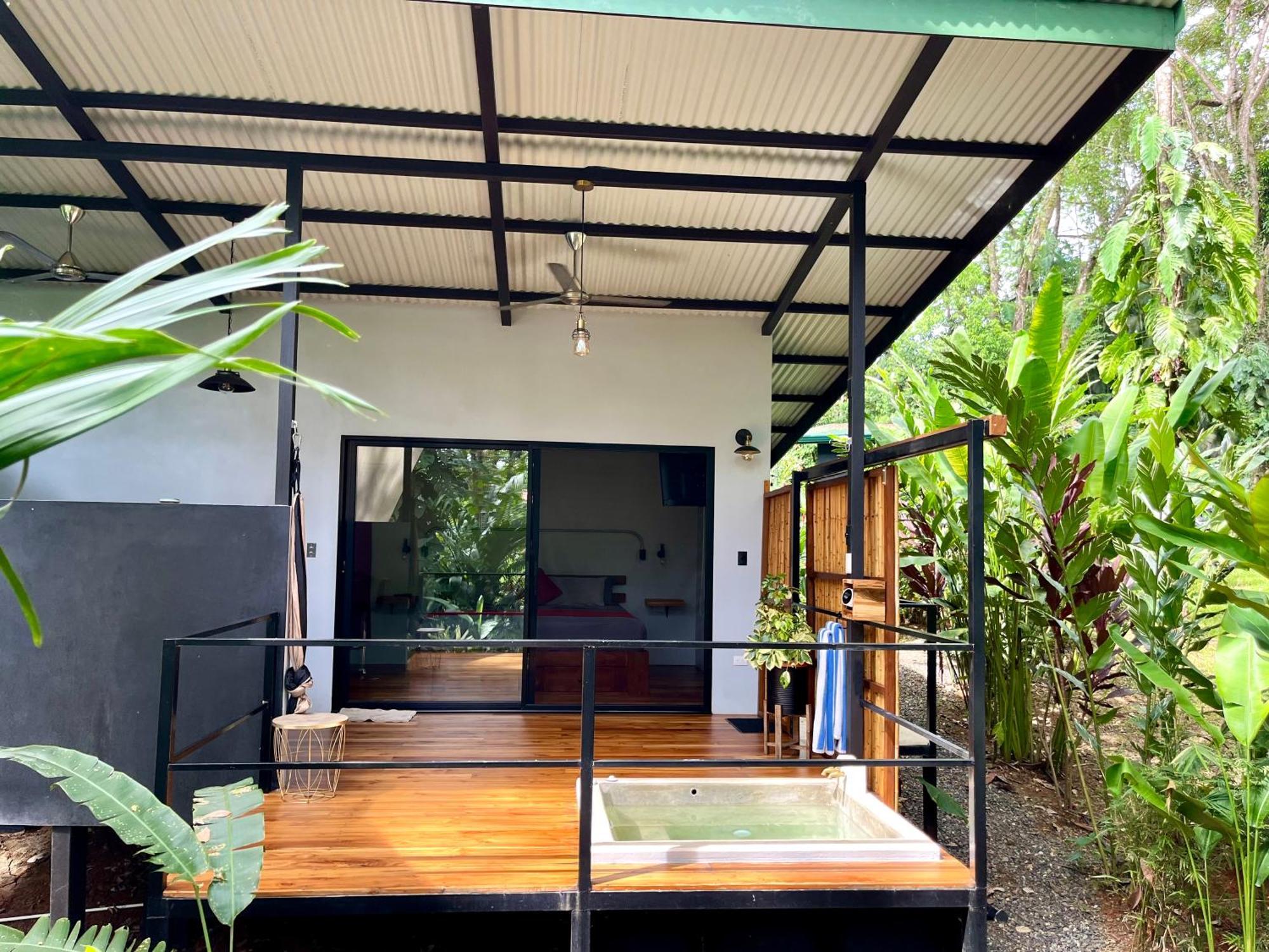 אוביטה Industrial Studio With Private Jacuzzi מראה חיצוני תמונה